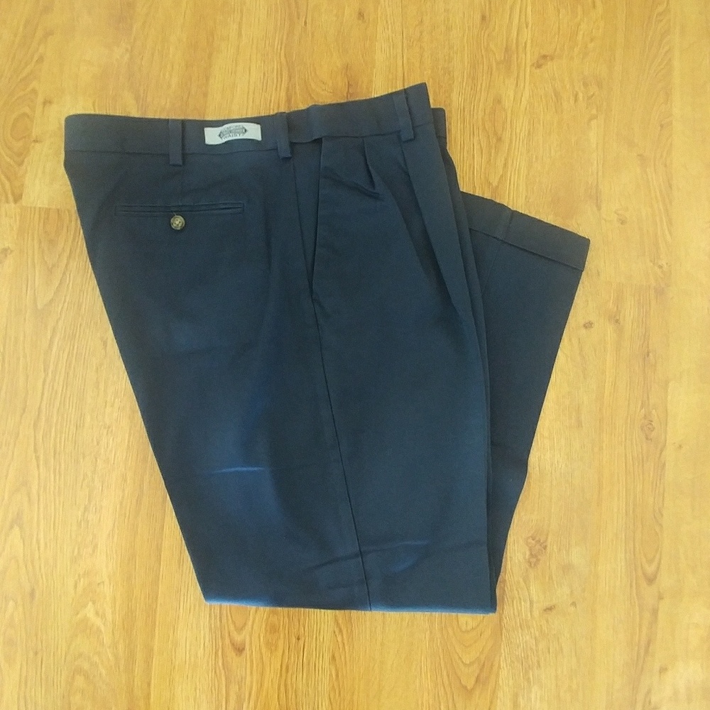 Roundtree and York Comfort Waist Men's Dress Pants